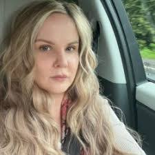 Leanna May's Instagram, Twitter & Facebook