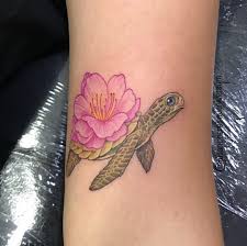 According to the japanese culture, turtle tattoo is perceived to symbolize protection especially for those travelling by sea. 125 Unique Turtle Tattoos With Meanings And Symbolisms That You Can Get This Winter Wild Tattoo Art