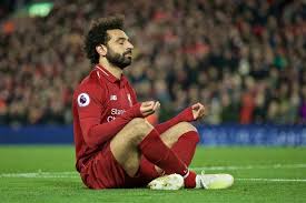 وزاد محمد صلاح الغلة لفريق ليفربول بتسجيل الهدف الثالث عند (74)، من زمن الشوط الثاني، بتسديدة يسارية رائعة من على حدود منطقة الجزاء. Ù„ÙŠÙØ±Ø¨ÙˆÙ„ ÙŠØ­ØªÙÙ„ Ø¨Ø§Ù„Ø°ÙƒØ±Ù‰ Ø§Ù„Ø«Ø§Ù†ÙŠØ© Ù„Ù„ØªØ¹Ø§Ù‚Ø¯ Ù…Ø¹ Ù…Ø­Ù…Ø¯ ØµÙ„Ø§Ø­ ÙÙŠØ¯ÙŠÙˆ Ø§Ù„Ù…ØµØ±ÙŠ Ø§Ù„ÙŠÙˆÙ…