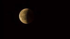 With the moon just barely inside the earth's umbral shadow, the moon may be quite bright, but even so, this should be worth. Total Lunar Eclipse 2021 Chandra Grahan On May 26 Check India Timings For Blood Moon News 2 O