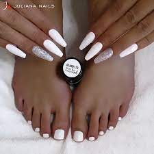 Shellac (/ʃəˈlæk/) is a resin secreted by the female lac bug on trees in the forests of india and thailand. Gel Lack Hat Hand Und Fuss Die Beste Zeit Um Deine Fusse Fit Fur Die Warme Jahreszeit Zu Machen Ist Gekommen Pssst Derzeit Haben Wi Nails Nageldesign Nagel