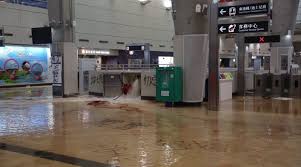 May 01, 2021 · 因應這宗個案，東涌多個地點被納入新冠肺炎強制檢測區，區內大部分居民均須接受強檢。當局在區內設置的3個流動採樣站前，由居民和外傭組成的人龍，大清早已打起蛇餅來。另有居民為避過排長龍，到其他地區的採樣站或檢測中心接受檢測。 æ¸¯éµ æ‰€æœ‰è»Šç«™ç…§å¸¸æœå‹™æ±æ¶Œç«™éƒ¨ä»½å‡ºå…¥å£å› ææ¯€é—œé–‰ Tmhk Truth Media Hong Kong