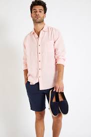 Le short est aussi souligné d'un passepoil avec des revers soulignés d'un passepoil. Chemise En Lin Manches Longues Rose Chemiseml Lin Pret A Porter Cala