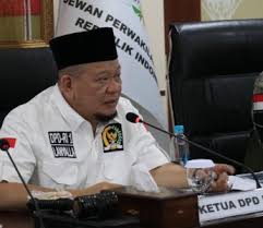 Lagu natal hai mari berhimpun oleh : Mfnvstulowbofm