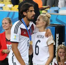 Das vermögen des deutschen topmodels 2021. Lena Gercke Die Spielerfrau Die Keine Spielerfrau Sein Will Bilder Fotos Welt