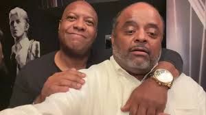 So ladies, how many of you have done what actress Pauline Dyer did to me at  the Maxwell concert in LA? Chivalry is NOT extinct! 😂😂😂 I had to  #BringTheFunk to her!