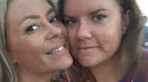 Isa är sambo med Jacqueline som lider av PMDS