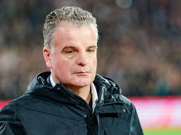 Wesley Sneijder op de bank bij zaterdaghoofdklasser: 'Hij is een  voetbaldier'