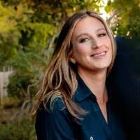 Danielle Damon's Instagram, Twitter & Facebook