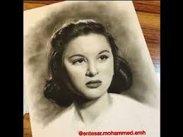 وشاركت فاتن حمامة الفنان والمخرج يوسف وهبي، في فيلم ملاك الرحمة، عام 1946 ثم أعادت تعاونها مرة أخرى تمثيليا. Ø±Ø³Ù… Ø§Ø­ØªØ±Ø§ÙÙŠ Ø¨ÙˆØ±ØªØ±ÙŠÙ‡ Ø¨Ù‚Ù„Ù… Ø§Ù„ÙØ­Ù… Ù„ Ø³ÙŠØ¯Ø© Ø§Ù„Ø´Ø§Ø´Ù‡ Ø§Ù„Ø¹Ø±Ø¨ÙŠÙ‡ Ø§Ù„ÙÙ†Ø§Ù†Ù‡ ÙØ§ØªÙ† Ø­Ù…Ø§Ù…Ù‡ Ø§Ù„Ø±Ø³Ø§Ù…Ù‡ Ø§Ù†ØªØµØ§Ø± Ù…Ø­Ù…Ø¯ Youtube