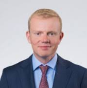 Global analysis of venture funding