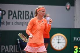Furthermore, putting weight on the operated foot will cause sharp and unbearable pain, but it will gradually recede in a few weeks' time. Kiki Bertens Leaves Court In Wheelchair After Three Hour Victory Over Errani Ubitennis