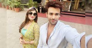 Though there was no official announcement regarding the same, their closeness made everyone talk about them as a couple. 3bdzqaopjtokom