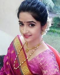 Perfect hairstyles on saree for south indian wedding, marathi wedding, bengali wedding and for any other family function. Maharashtrian Wedding Hairstyles For Medium Hair Simple Pinpradip Joshi On Bea In 2020 Wedding Hairstyles For Medium Hair Front Hair Styles Indian Wedding Hairstyles