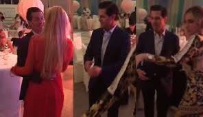 Está muy bien, está muy guapa, está muy tranquila, detalló la actriz, quien precisó que su amiga reparte su tiempo. Video Reaparece Enrique Pena Nieto Bailando Cumbia Con Su Novia