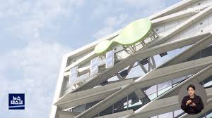 앵커 마약성 진통제 '펜타닐 패치'를 유통하고 투약한 혐의로 10대 40여 명이 경찰에 적발됐습니다. 0d90gcaljnfp M