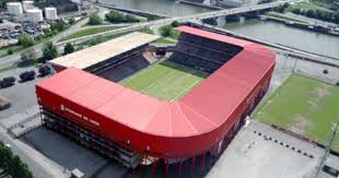 Stade De Sclessin Met Afbeeldingen Voetbalstadions Voetbal Stad