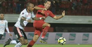 Berdasarkan statuta fifa ezra tak bisa ikut tampil membela skuat merah putih lantaran sudah. Fifa Tidak Izinkan Ezra Walian Perkuat Timnas Indonesia U 23 Tirto Id