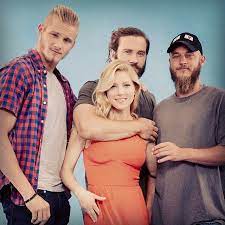 Lagertha est un personnage principal dans la première, deuxième, troisième et quatrième saisons de vikings. Pin By Sonitta On Vikings Actors Vikings Actors Vikings Tv Show Ragnar Lodbrok