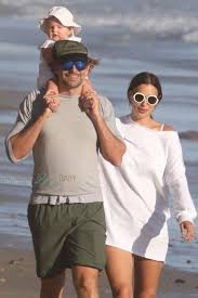 Bradley cooper and irina shayk. Bradley Cooper And Irina Shayk Stroll With Their Beach Baby