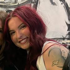 Hellooo I moved here a few months ago and I'm looking for a new place to  get my hair done. Anyone have recommendations? I'm thinking somthing like  this next.