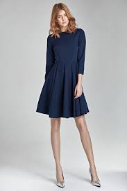 Robe longue bleu marine avec manche. Quelle Couleur De Chaussures Porter Avec Une Robe Bleu Marine Mademoiselle Grenade