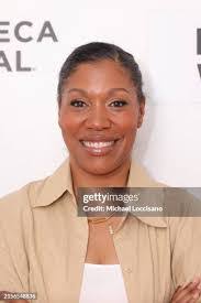 Aisha Summers's Instagram, Twitter & Facebook