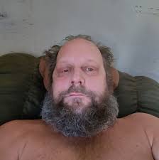 Is anyone else experiencing lights flickering in New London?