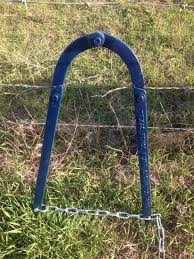 On the other hand, with a texas fence fixer there is no cutting, splicing or kinking of the wire. No Fence Stretcher No Problem Fence Repair Stockmansblog