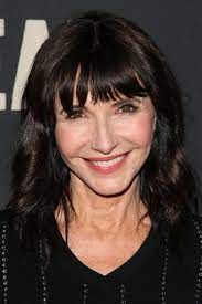 Beautiful Long Hairstyles For Women In Their 50s Cool Hairstyles Older Women Hairstyles Short Hair Styles Easy