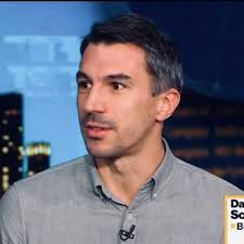 Laura Benitez (@lauralevfinance)