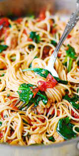 Tomato Basil Spinach Chicken Spaghetti Healthy Light Mediterranean Style Dinner Recipes Healthy Recipes Cooking Recipes