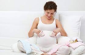 Hamilelikte Sac Boyamak Zararli Midir Kadinca Bilgiler En Gelismis Kadin Portali Hamilelik Moda Anne