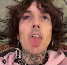 Oliver Sykes 🖤 He's just so beautiful 🥺🖤
