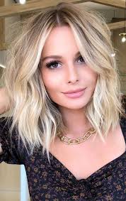 This is a great option for black hair as the curl adds texture and shows off some amazing sheen. Cute Bob Hairstyles 14 Bob Beachy Vibes Fab Wedding Dress Nail Art Designs Hair Colors Cakes