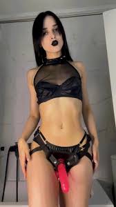 Your goth mommy😈 : rstrapon