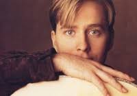 Wes King: Nashville singer/songwriter sings 'A Room Full Of Stories'