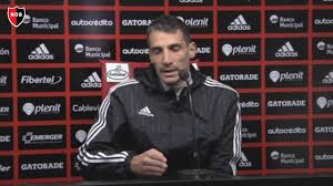 Juan pablo vojvoda rizzo (cruz alta, córdoba, argentina, 13 de enero de 1975) es un exfutbolista, médico y entrenador argentino de fútbol. Juan Pablo Vojvoda En Conferencia De Prensa L 21 06 2017 Youtube