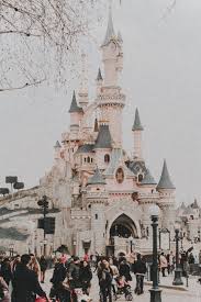 Disneyland Happiest Place On Earth Disneyland Places To Go