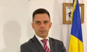 Sunt foarte mahnit de faptul ca toate sportivele din tenis care sunt calificate refuza sa participe la jocurile olimpice. Ministrul Sportului Eduard Novak A SÄƒrit In Ajutorul Lui È™umudicÄƒ Dar L A Botezat Pe Regele Hagi