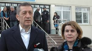 Ziya selçuk i̇stifa mı etti yeni meb bakanı kim olacak. Bakanin Esi Geliyor Hasta Cocuklari Gondermeyin
