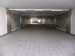 Ambulante entfernung von allen weisheitszähnen in einer sitzung in würzburg etabliert. Datei Frankfurt Am Main Bahnhof Stadion Unterfuhrung Von Gleis 1 Nach Gleis 7 Blickend 17 5 2012 Jpg Wikipedia