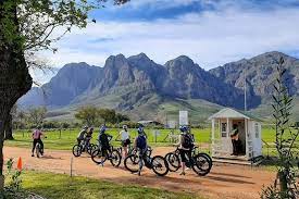Our 2 hour trail ride will start off with a short lesson for novices, after which we will head out onto our own nursery farm, and then cross to our neighbouring wine farm. E Bike Stellenbosch To Boschendal Ride 2021