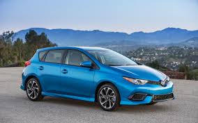 The corolla im has an upscale interior and a good predicted reliability. Toyota Corolla Im 2017 Transfuge Politique Guide Auto