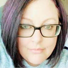 Laurie Schindler's Instagram, Twitter & Facebook