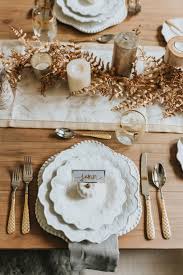 3 Tips On How To Host Your First Friendsgiving Haute Off The Rack In 2020 Fall Thanksgiving Decor Thanksgiving Dining Thanksgiving Table Decorations