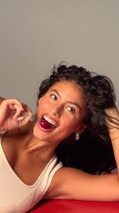 Corrina Holt's Instagram, Twitter & Facebook