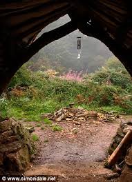 No usage for commercial purposes without permission. Simon Dale How I Built My Hobbit House In Wales For Just 3 000 Daily Mail Online
