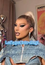 Denise Lippy's Instagram, Twitter & Facebook