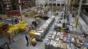 We Are Totally Happy Say Amazon Workers Paid To Tweet Warehouse Worker Social Media Updates Amazon